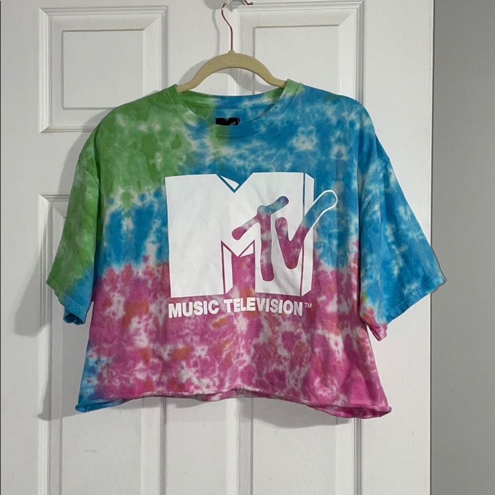 cropped t-shirt